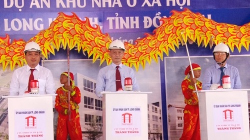 Lãnh dao tinh bam nut khoi cong.jpg
