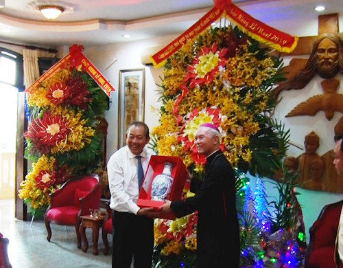 PHO THU TUONG THAM TANG QUA GIANG SINH TOA GIAM MUC XUAN LOC 3.png