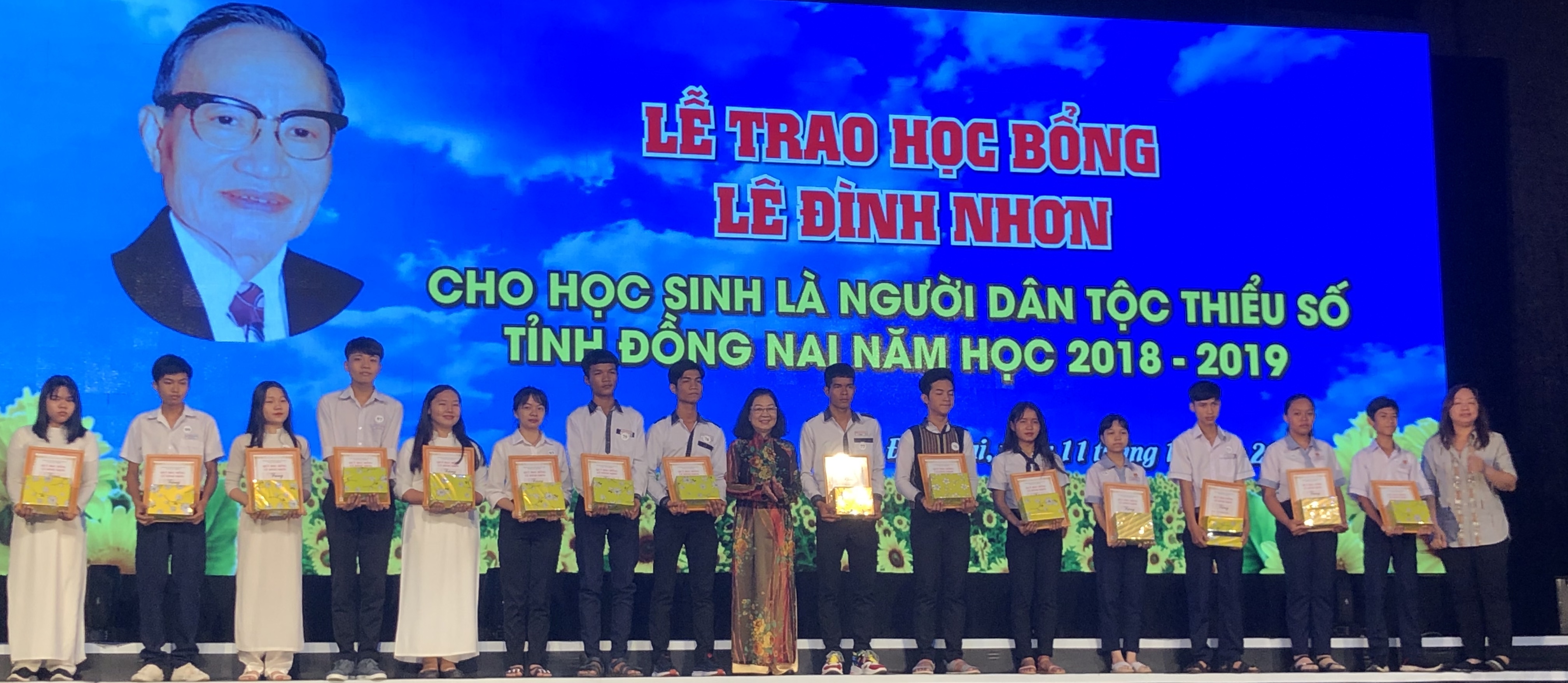 Thien ly.jpg