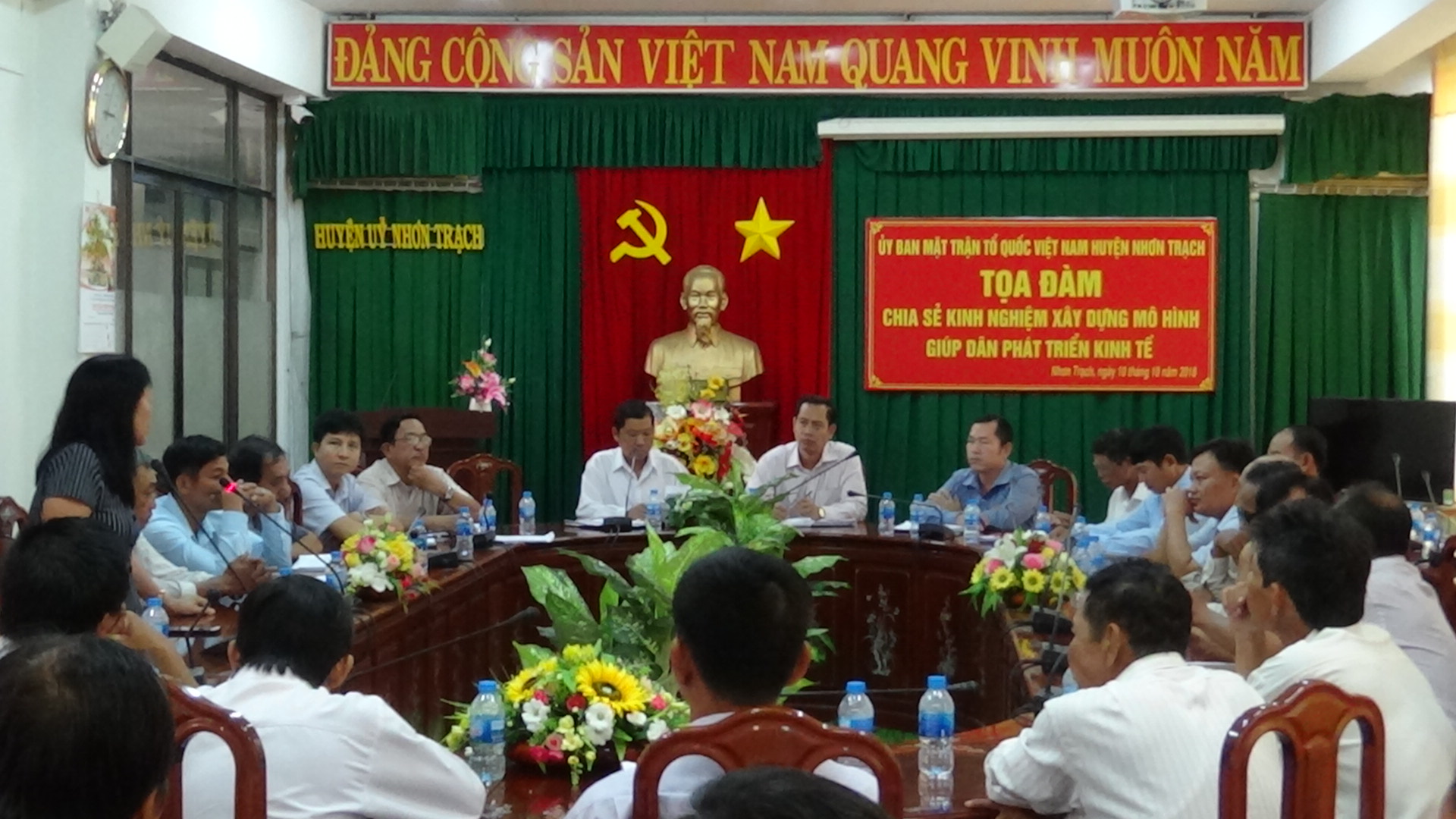 Trao đổi, chia sẻ kinh nghiệm của đại biểu.JPG