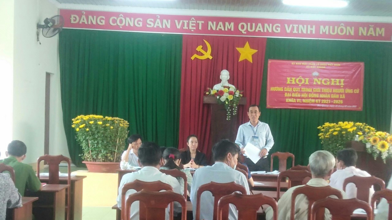 Ông Nguyễn Tiến Dũng, Chủ tịch UBND xã phát biểu tại Hội nghị.jpg