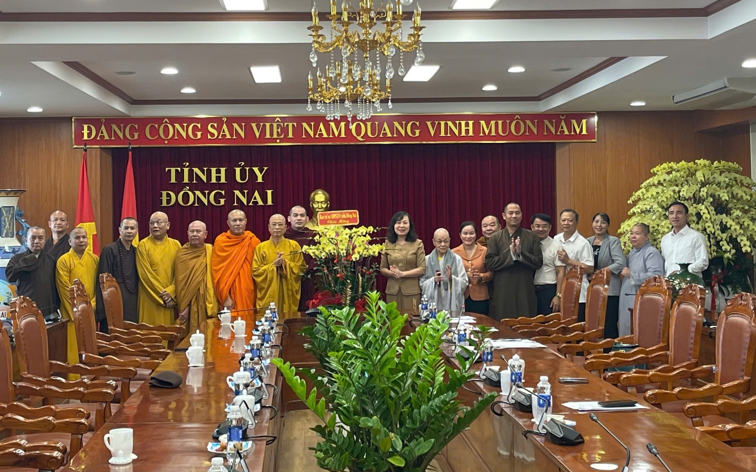 Ban Trị sự Giáo hội Phật giáo Việt Nam tỉnh Đồng Nai chúc mừng thành công Đại hội Đảng bộ tỉnh lần thứ I